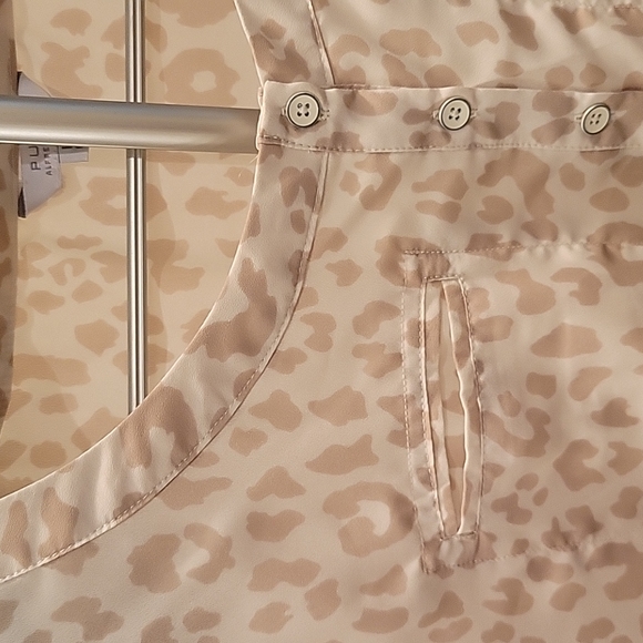 Blouse - Picture 2 of 5